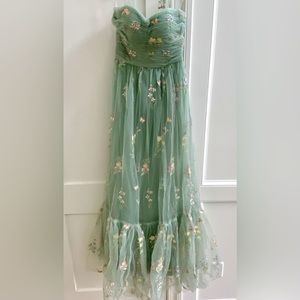 Lovely strapless floral prom dress